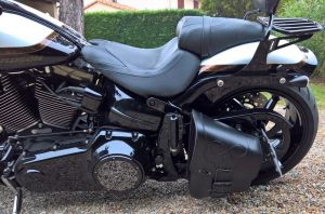 Sacoche Myleatherbikes Softail Breakout (53)